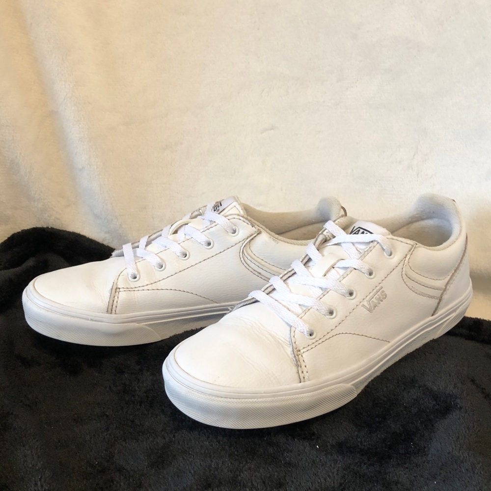 Vans White Leather Seldan Skate Sneaker in M & Y 4.5, W 6. Very Good Condition. - Picture 2 of 6